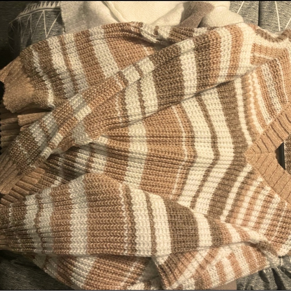 2 sweaters & 3 BabyDoll TankTops